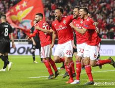 问鼎-关于德国杯倒计时，拜仁慕尼黑赛后造点机会，细节引发关注，气氛紧张，阵容厚度经受考验的信息