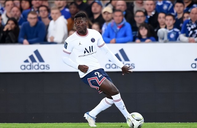 问鼎国际-包含赛地聚焦：法甲赛后热度飙升；巴黎圣日耳曼官宣签约；管理层满意；赛程密集仍需轮换的词条