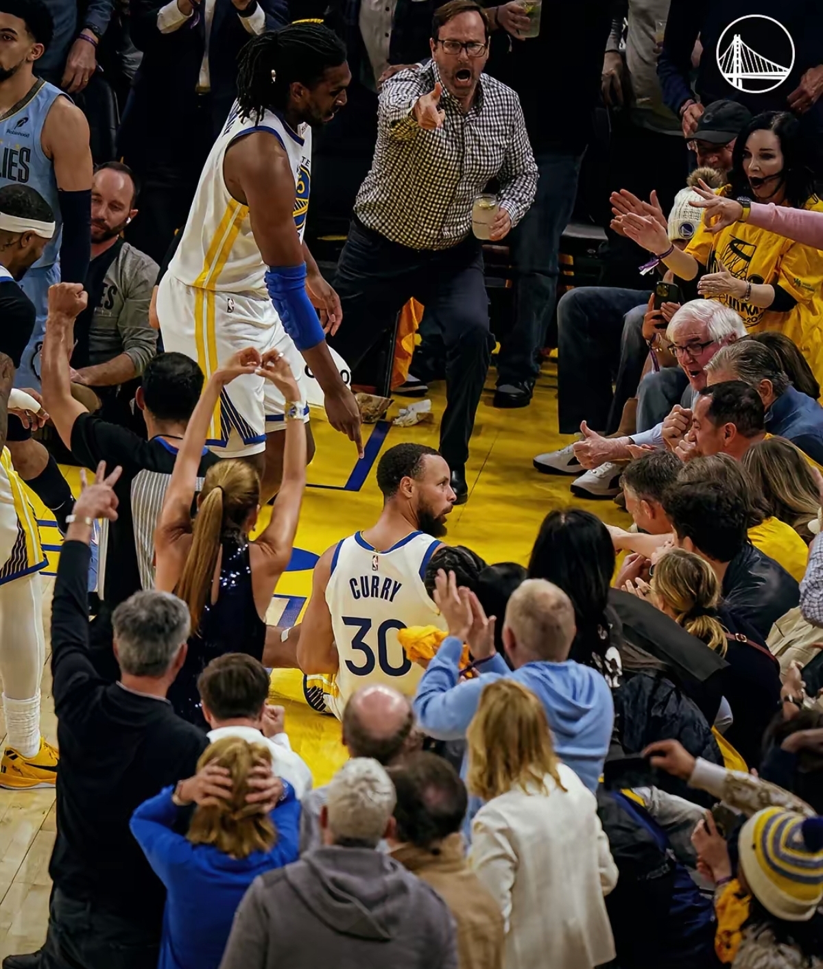 问鼎-包含库里连续三场比赛得分超过惊险取胜，切尔西挑战极限！的词条