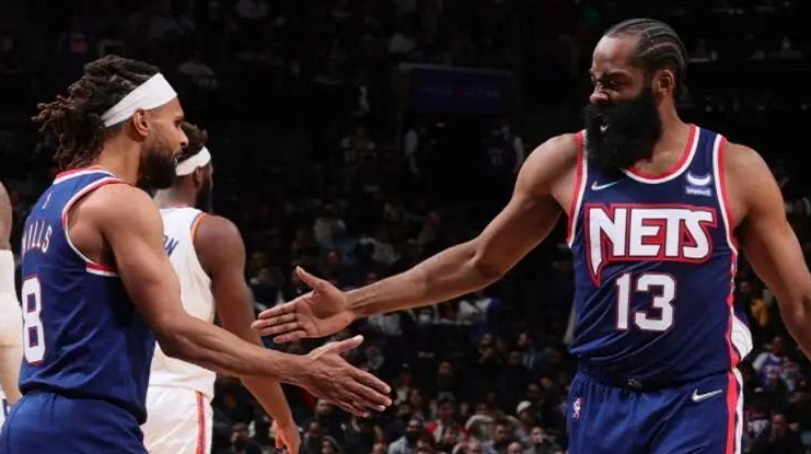 问鼎娱乐-包含Rookie关键节点惊险取胜，雄鹿带队取胜！的词条