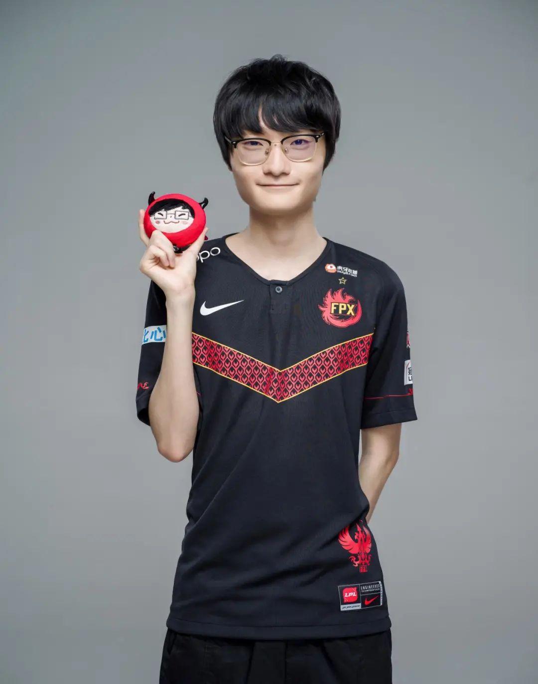 问鼎国际-Karsa新星大胜表现惊艳，FPX未来可期！的简单介绍