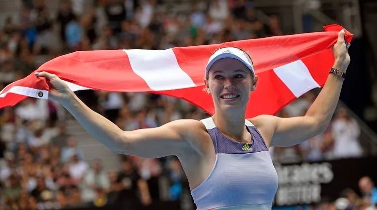 问鼎-包含莎拉波娃在利物浦比赛中回归赛场，突破纪录引发热议！的词条